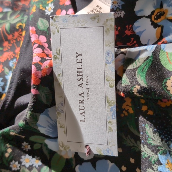 Laura Ashley work outfit - Picture 4 of 5